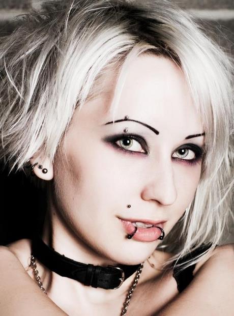 gothic-emo-makeup-tutorial-15_15 Gothic emo make-up tutorial