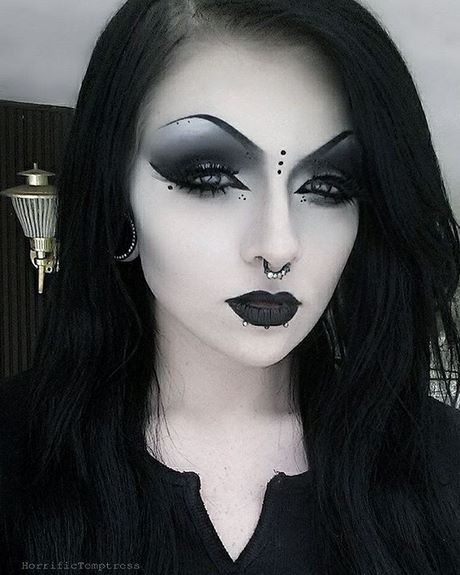 black-emo-makeup-tutorial-62_5 Black emo make-up tutorial