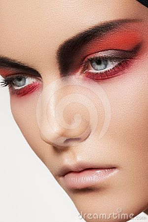 demon-eyes-makeup-tutorial-35_9 Demon eyes make-up tutorial
