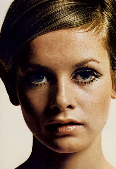 1960s-twiggy-makeup-tutorial-87_9-19 1960s twiggy make-up tutorial