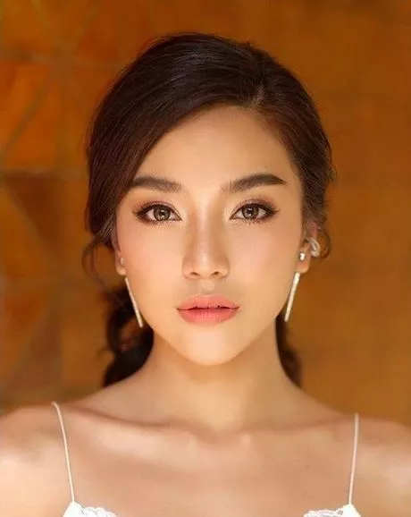 asian-bridal-eye-makeup-tutorial-71_11-5 Aziatische bruids oog make-up tutorial