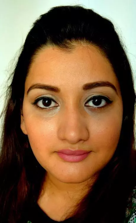 beginner-makeup-tutorial-indian-01-1 Beginner make-up tutorial Indiase