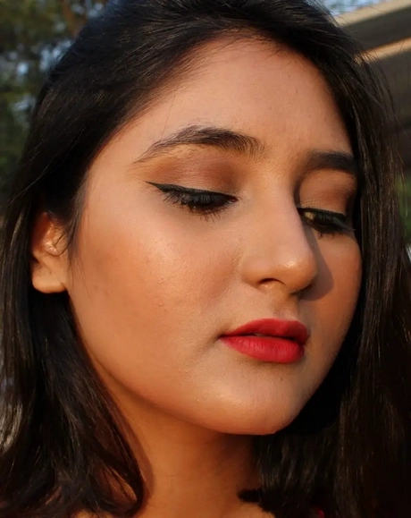 beginner-makeup-tutorial-indian-01_4-6 Beginner make-up tutorial Indiase
