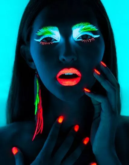 black-light-makeup-tutorial-98-1 Zwart licht make-up tutorial