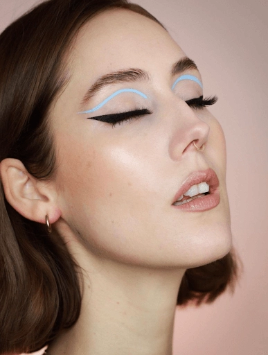 blue-liner-makeup-tutorial-29_4-12 Blauwe liner make-up tutorial