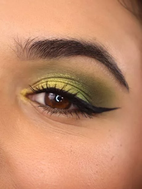dark-green-eye-makeup-tutorial-39_14-7 Donkergroene oog make-up tutorial
