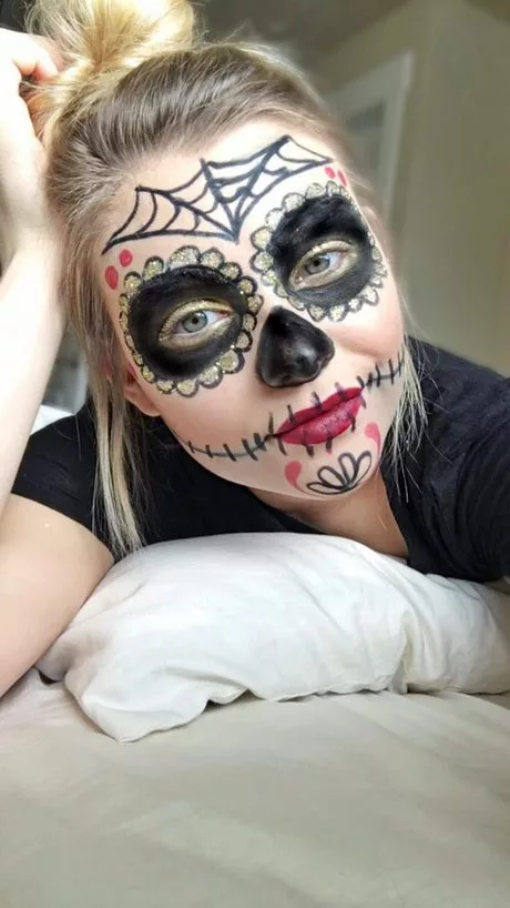 day-of-the-dead-skull-makeup-tutorial-08_18-10 Dag van de dode schedel make-up tutorial