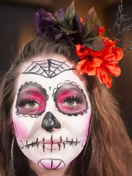 day-of-the-dead-skull-makeup-tutorial-08_9-19 Dag van de dode schedel make-up tutorial