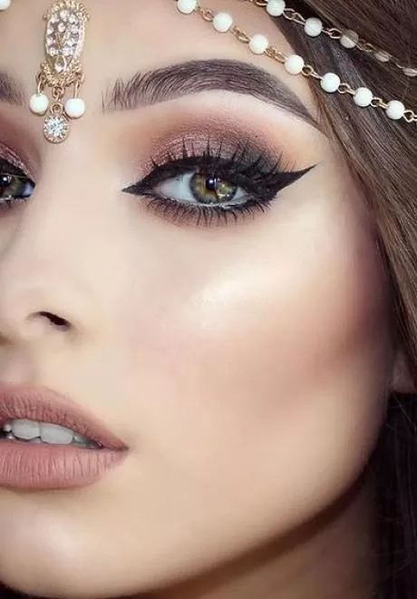 dramatic-arabic-eye-makeup-tutorial-62_4-13 Dramatische Arabische oog make-up tutorial
