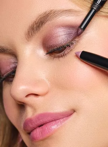 everyday-makeup-tutorial-glasses-26_13-6 Dagelijkse make-up tutorial bril