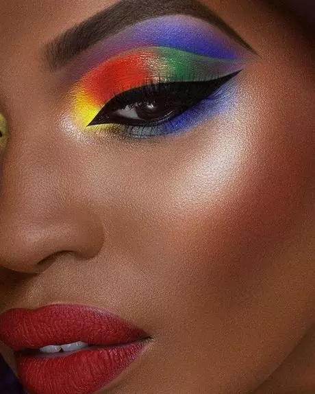 eye-brown-makeup-tutorial-for-black-women-70_11-3 Oog bruine make-up tutorial voor zwarte vrouwen