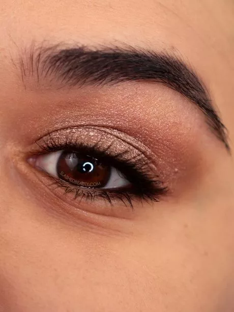 eye-brown-makeup-tutorial-using-pencil-42_10-3 Oog bruine make-up tutorial met behulp van potlood