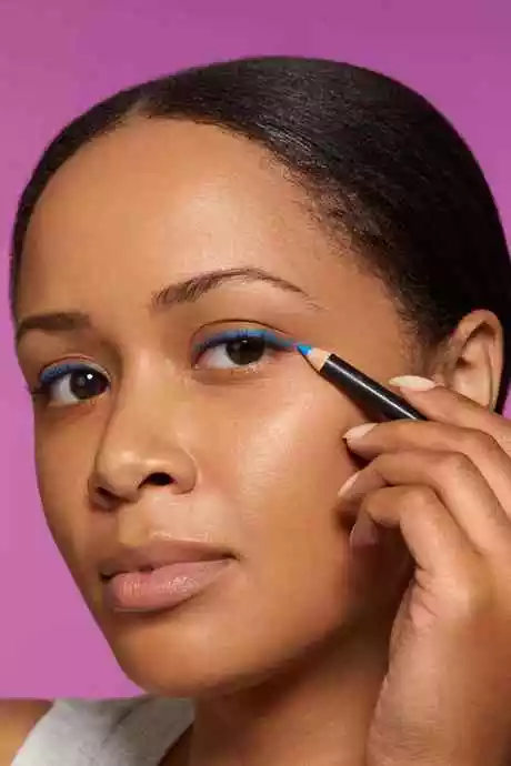 eye-makeup-tutorial-black-eyeshadow-08_9-17 Oog make-up tutorial zwarte oogschaduw