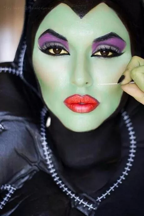 green-witch-eye-makeup-tutorial-39_11-4 Groene heks oog make-up tutorial