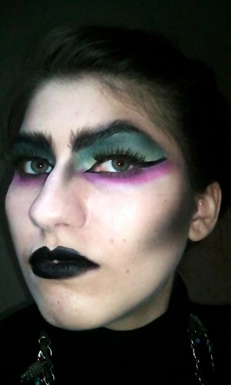 green-witch-eye-makeup-tutorial-39_12-5 Groene heks oog make-up tutorial