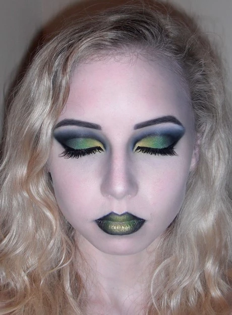 green-witch-eye-makeup-tutorial-39_13-6 Groene heks oog make-up tutorial