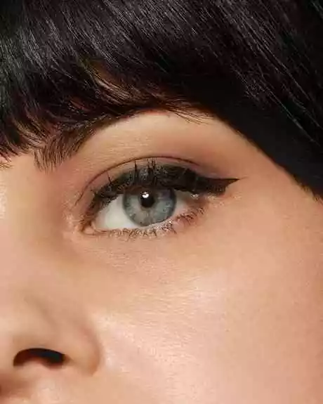 heavy-black-eye-makeup-tutorial-97_7-16 Zware zwarte oog make-up tutorial