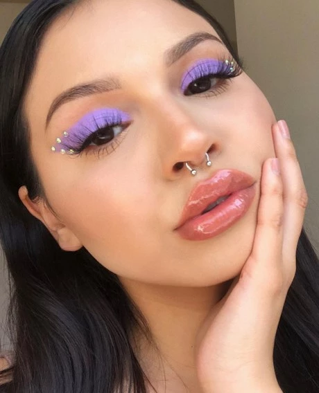 light-purple-makeup-tutorial-78_15-7 Licht paarse make-up tutorial
