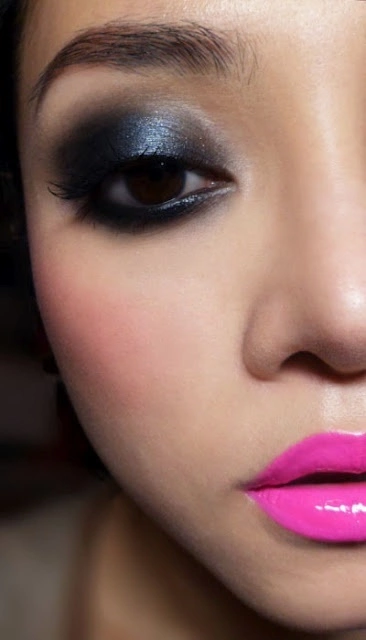 neon-pink-lips-makeup-tutorial-81_10-2 Neon roze lippen make-up tutorial