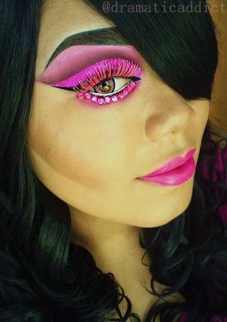 pink-and-black-makeup-tutorial-53_13-6 Roze en zwarte make-up tutorial