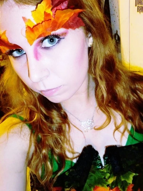 poison-ivy-batman-makeup-tutorial-11_10-3 Poison ivy batman make-up tutorial