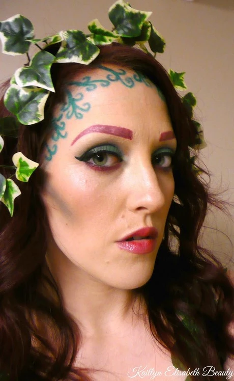 poison-ivy-batman-makeup-tutorial-11_13-6 Poison ivy batman make-up tutorial