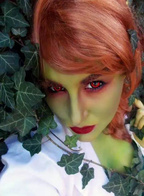 poison-ivy-batman-makeup-tutorial-11_15-8 Poison ivy batman make-up tutorial