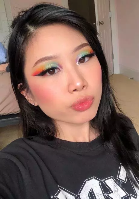 rainbow-eyeliner-makeup-tutorial-30_2-9 Regenboog eyeliner make-up tutorial