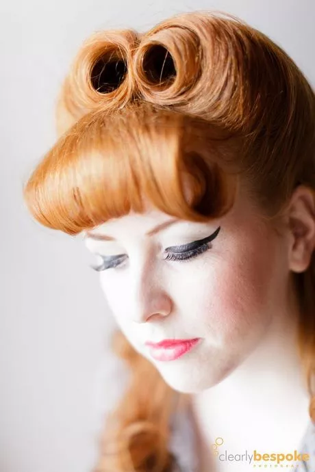 rosie-the-riveter-makeup-and-hair-tutorial-42_5-14 Rosie de klinknagel make-up en haar tutorial