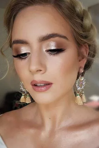simple-bridesmaid-makeup-tutorial-34_10-3 Eenvoudige bruidsmeisje make-up tutorial