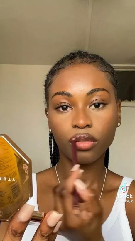 simple-makeup-tutorial-for-everyday-black-women-14_10-3 Eenvoudige make-up tutorial voor alledaagse zwarte vrouwen