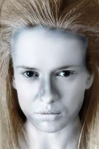 white-face-makeup-tutorial-71_8-16 Witte gezicht make-up tutorial
