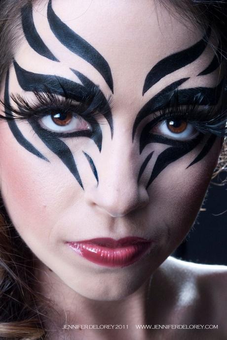 easy-zebra-makeup-tutorial-29_2 Easy zebra make-up tutorial