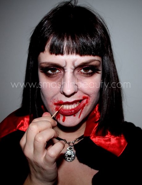 a-vampire-makeup-tutorial-54_12 Een vampier make-up tutorial