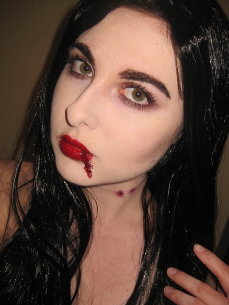 a-vampire-makeup-tutorial-54_13 Een vampier make-up tutorial