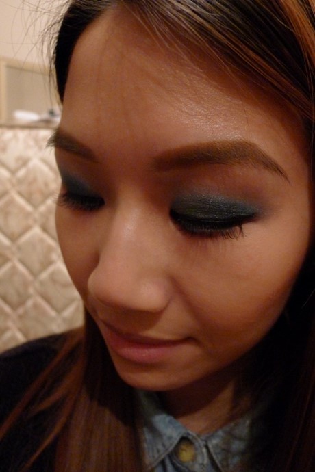 black-and-blue-eye-makeup-tutorial-79_19 Zwart en blauw oog make-up tutorial