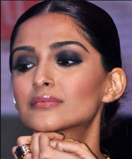 eyeshadow-makeup-tutorial-for-indian-eyes-80_5 Oogschaduw make-up tutorial voor Indiase ogen