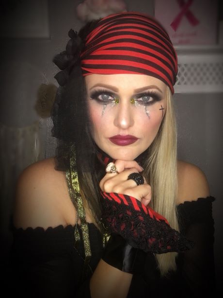 female-pirate-makeup-tutorial-33_9 Vrouwelijke piraat make-up tutorial