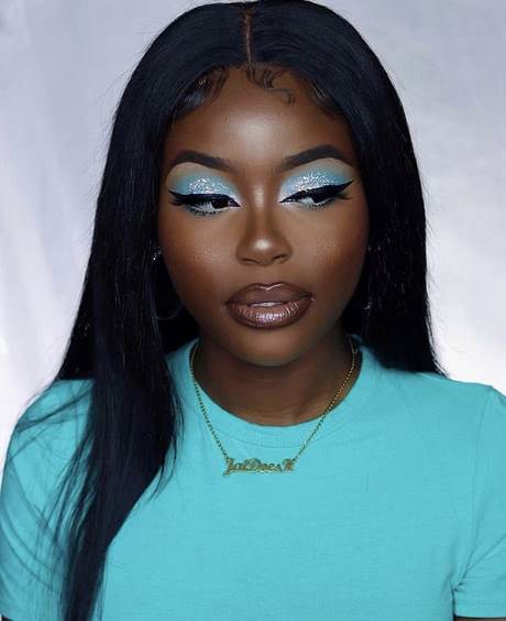 green-makeup-tutorial-for-black-women-03 Groene make-up tutorial voor zwarte vrouwen