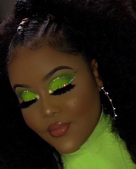 green-makeup-tutorial-for-black-women-03_14 Groene make-up tutorial voor zwarte vrouwen
