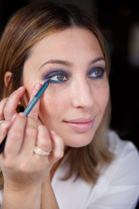 mac-makeup-tutorials-for-blue-eyes-09_2 Mac make-up tutorials voor blauwe ogen