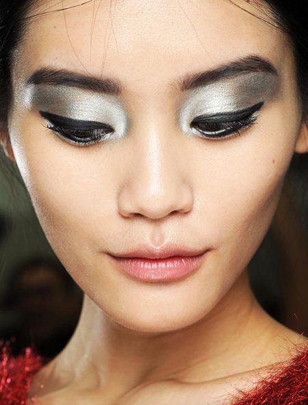 silver-eyeliner-makeup-tutorial-22_4 Zilveren eyeliner make-up tutorial