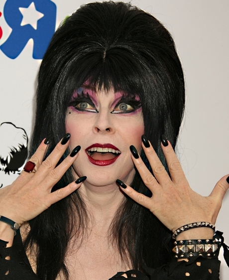 elvira-makeup-tutorial-04_11 Elvira make-up les
