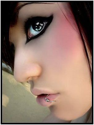 emo-eye-makeup-tutorial-75_4 Emo eye make-up tutorial