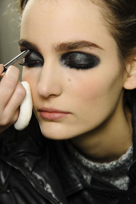 goth-eye-makeup-tutorial-44_9 Goth oog make-up les