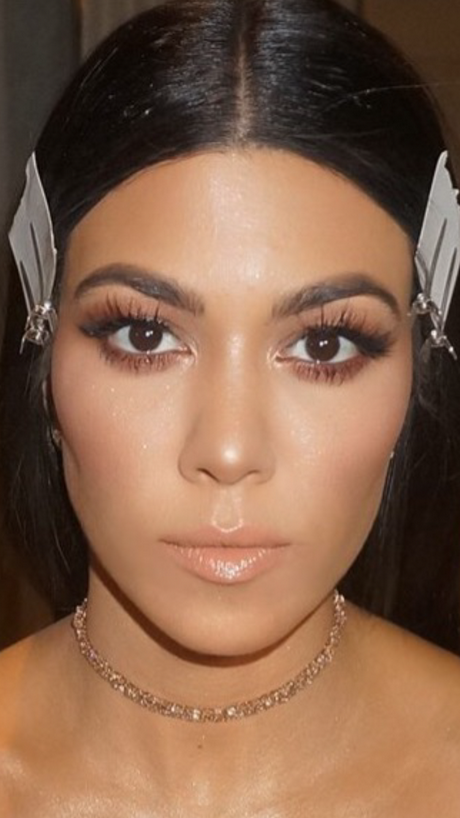 kourtney-kardashian-makeup-tutorial-16 Kourtney kardashian Make-up tutorial