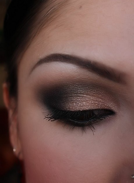 makeup-tips-for-black-eyes-83_13 Make-up tips voor zwarte ogen
