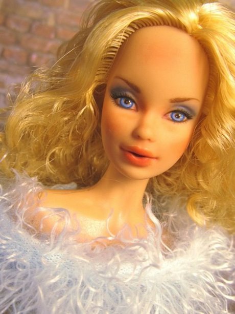 black-barbie-doll-makeup-tutorial-42_5 Zwarte barbie pop make-up tutorial