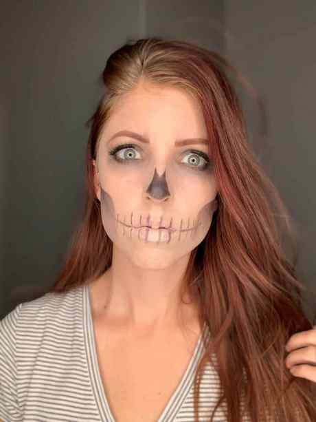 half-skull-makeup-tutorial-easy-34 Half skull make-up tutorial gemakkelijk