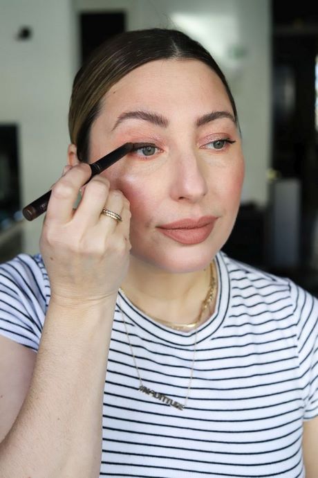 makeup-tutorial-gone-wrong-possessed-43_2 Make-up tutorial verkeerd gegaan bezeten
